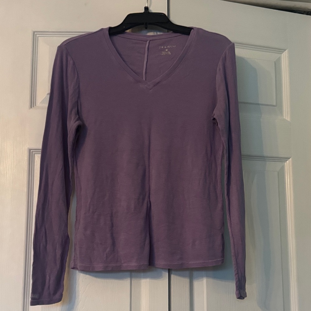 V-neck underscrub top